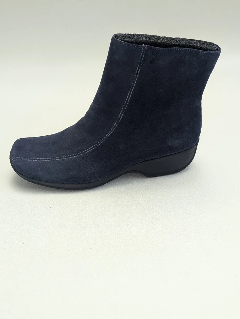 Clarks Women's Blue Suede Booties Boots 10w